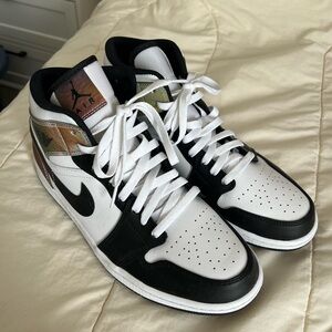Nike Black and White Sneakers High-Top Design